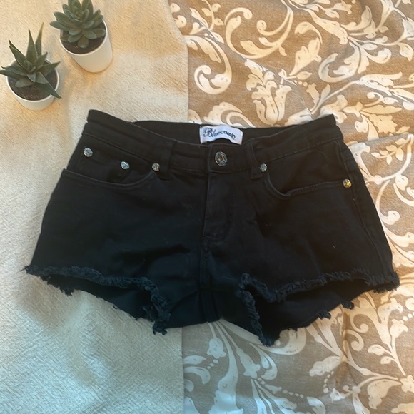 Black really short shorts super good for the summer - Picture 5 of 5